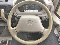 トヨタトヨエース平ボディ小型（2t・3t）[写真22]