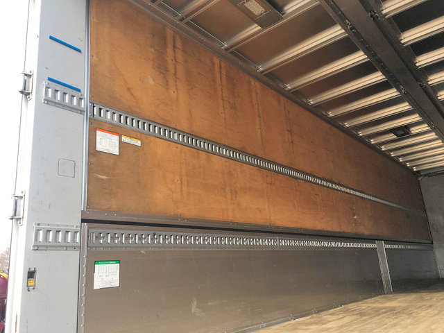 UDトラックスクオンアルミウイング大型（10t）[写真10]