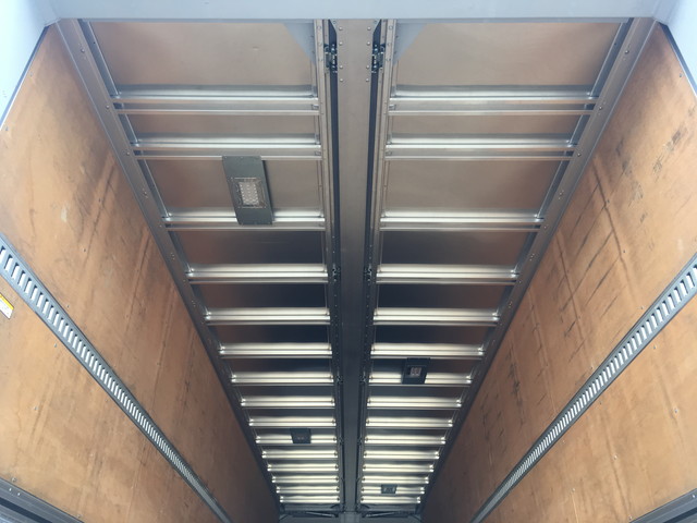 UDトラックスクオンアルミウイング大型（10t）[写真12]