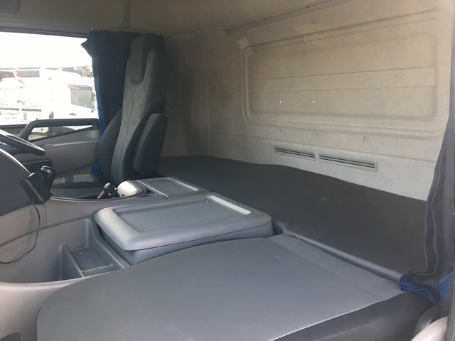 UDトラックスクオンアルミウイング大型（10t）[写真28]