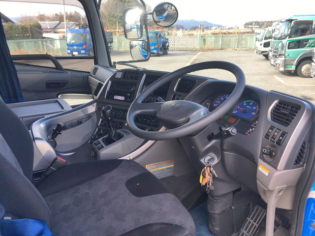 UDトラックスクオンアルミウイング大型（10t）[写真30]