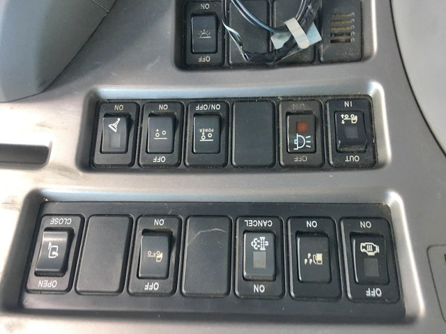 UDトラックスクオンアルミウイング大型（10t）[写真32]