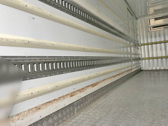 いすゞフォワード冷凍車（冷蔵車）中型（4t）[写真11]