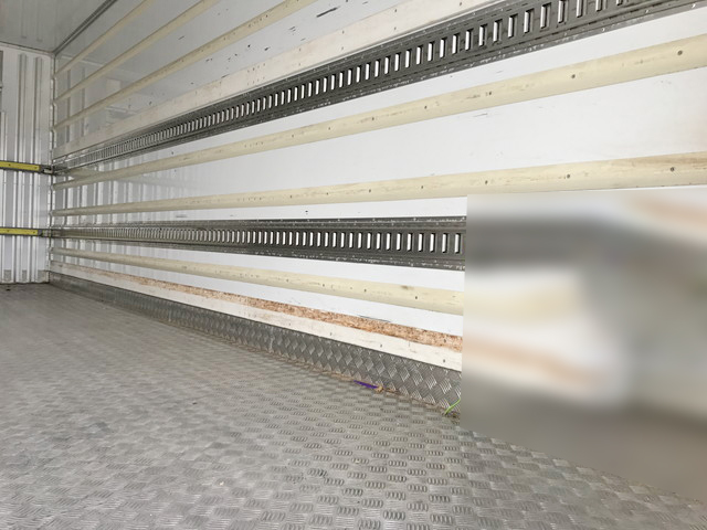 いすゞフォワード冷凍車（冷蔵車）中型（4t）[写真12]