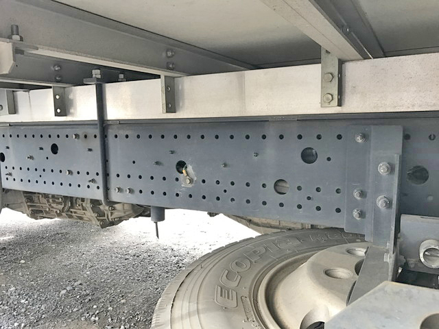 いすゞフォワード冷凍車（冷蔵車）中型（4t）[写真21]