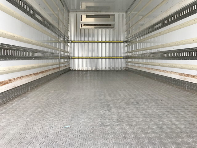 いすゞフォワード冷凍車（冷蔵車）中型（4t）[写真09]