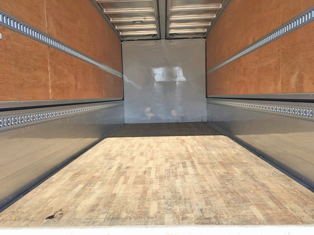 いすゞフォワードアルミウイング中型（4t）[写真10]