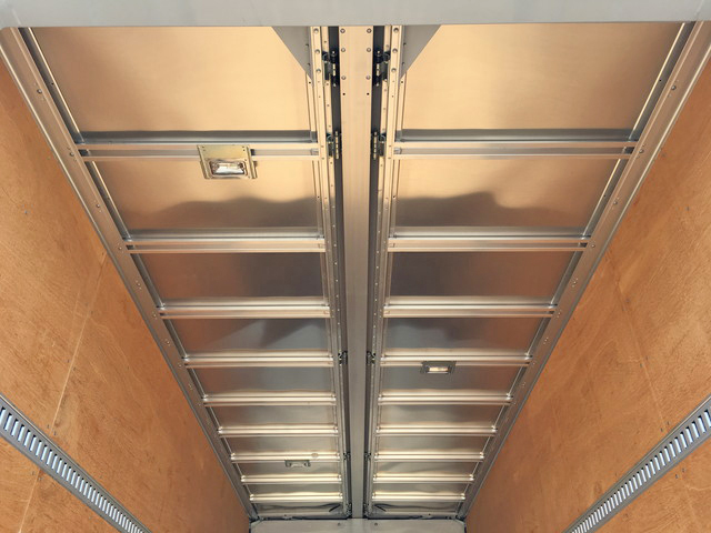 いすゞフォワードアルミウイング中型（4t）[写真11]