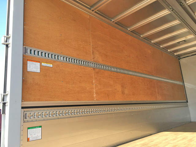 いすゞフォワードアルミウイング中型（4t）[写真14]