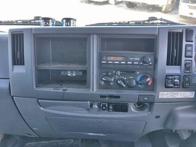 いすゞフォワードアルミウイング中型（4t）[写真36]