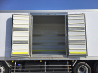 日野プロフィア冷凍車（冷蔵車）大型（10t）[写真06]