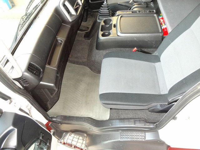 日野レンジャーアルミウイング中型（4t）[写真26]