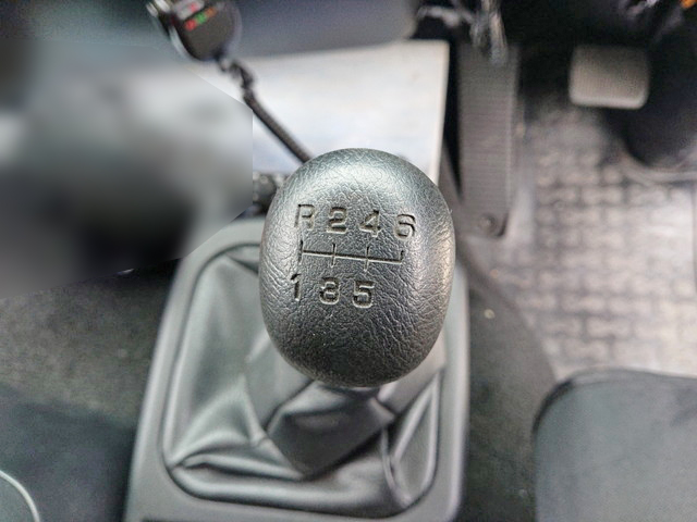 三菱ふそうファイタークレーン4段増トン（6t・8t）[写真34]