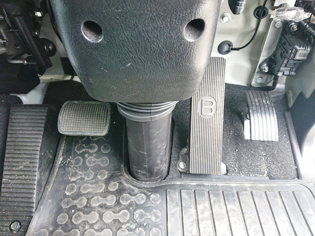 三菱ふそうファイタークレーン4段増トン（6t・8t）[写真35]