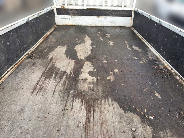 日産アトラス平ボディ小型（2t・3t）[写真05]