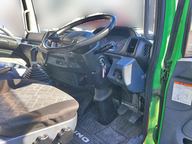 日野レンジャーアルミウイング中型（4t）[写真28]