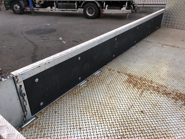 いすゞエルフユニック4段小型（2t・3t）[写真10]