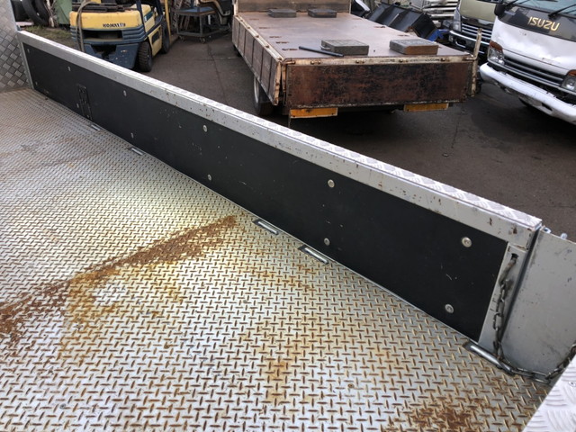 いすゞエルフユニック4段小型（2t・3t）[写真11]