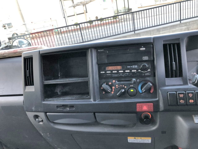 いすゞエルフユニック4段小型（2t・3t）[写真18]