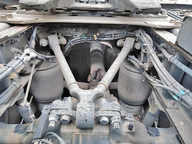 日野プロフィアトレーラーヘッド（トラクターヘッド）大型（10t）[写真12]