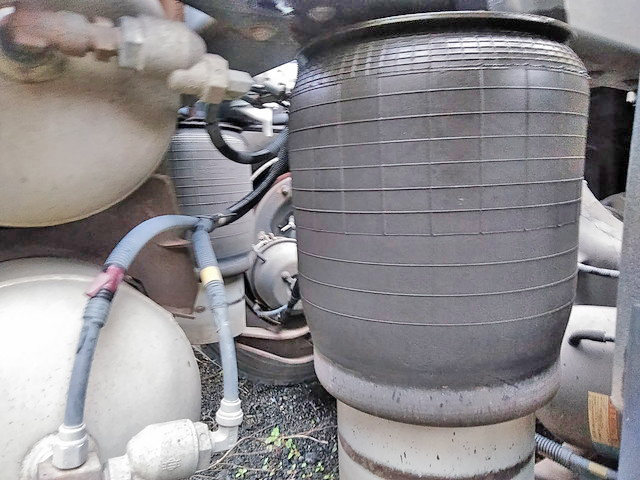 日野プロフィアトレーラーヘッド（トラクターヘッド）大型（10t）[写真13]