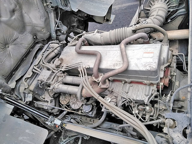 日野プロフィアトレーラーヘッド（トラクターヘッド）大型（10t）[写真18]