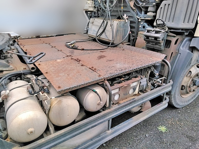 日野プロフィアトレーラーヘッド（トラクターヘッド）大型（10t）[写真08]