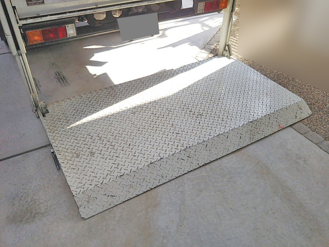 三菱ふそうキャンター平ボディ小型（2t・3t）[写真11]