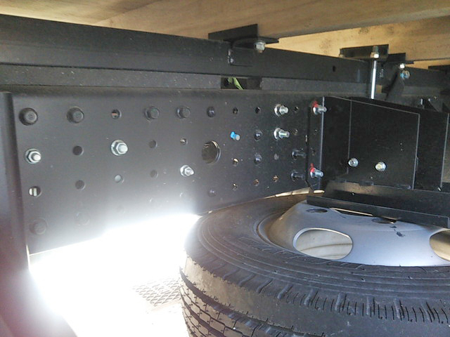 三菱ふそうキャンター平ボディ小型（2t・3t）[写真16]