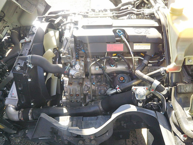 三菱ふそうキャンター平ボディ小型（2t・3t）[写真17]