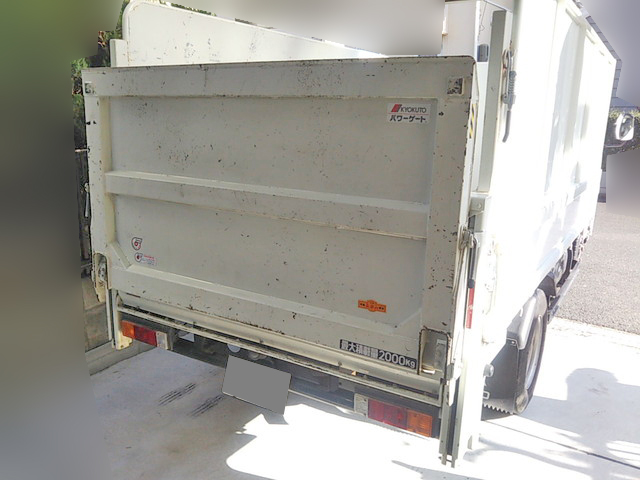 三菱ふそうキャンター平ボディ小型（2t・3t）[写真02]