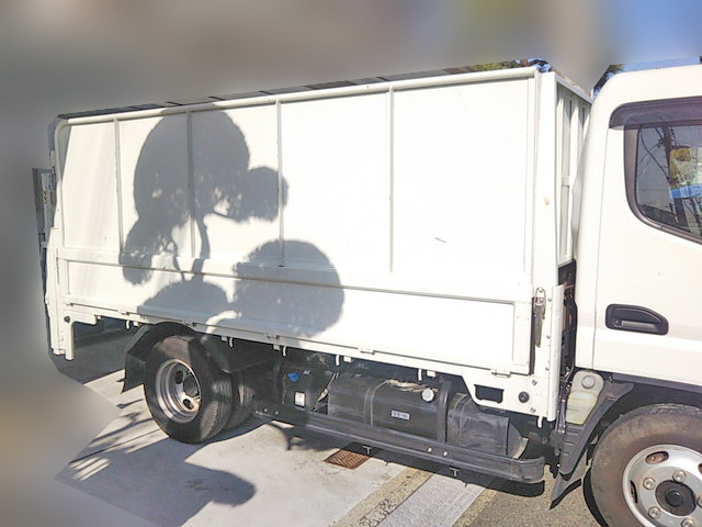 三菱ふそうキャンター平ボディ小型（2t・3t）[写真04]