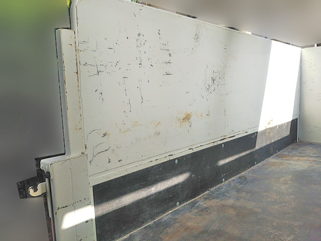 三菱ふそうキャンター平ボディ小型（2t・3t）[写真06]