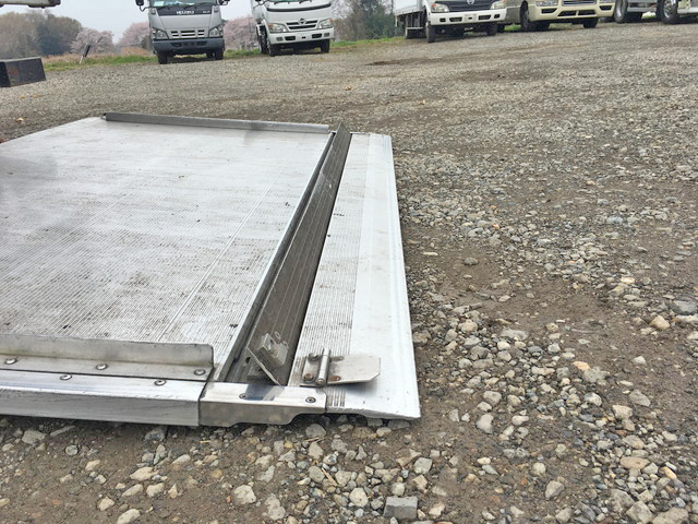 UDトラックスコンドルアルミバン中型（4t）[写真16]