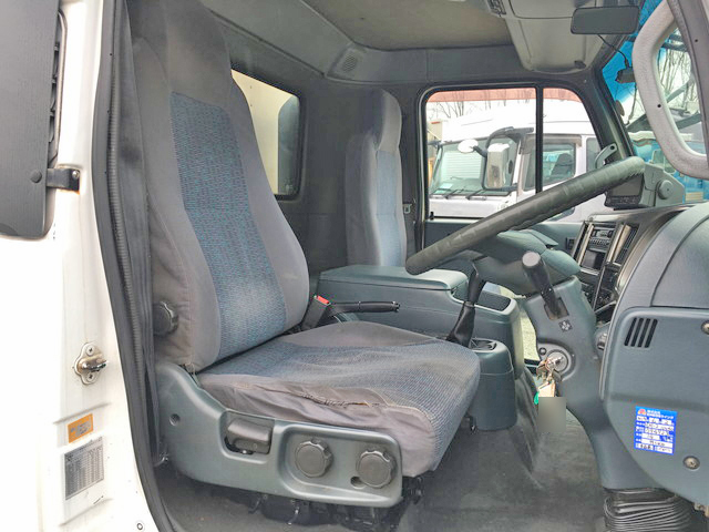 UDトラックスコンドルアルミバン中型（4t）[写真29]