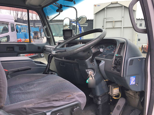 UDトラックスコンドルアルミバン中型（4t）[写真30]