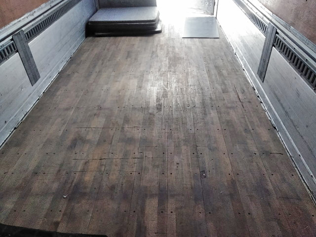 日野レンジャーアルミウイング中型（4t）[写真18]