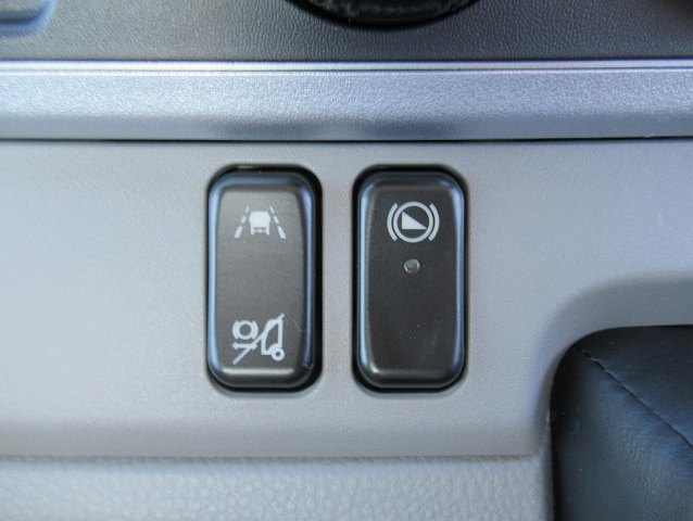 三菱ふそうキャンター平ボディ小型（2t・3t）[写真11]