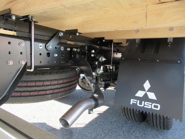 三菱ふそうキャンター平ボディ小型（2t・3t）[写真25]