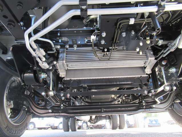 三菱ふそうキャンター平ボディ小型（2t・3t）[写真32]