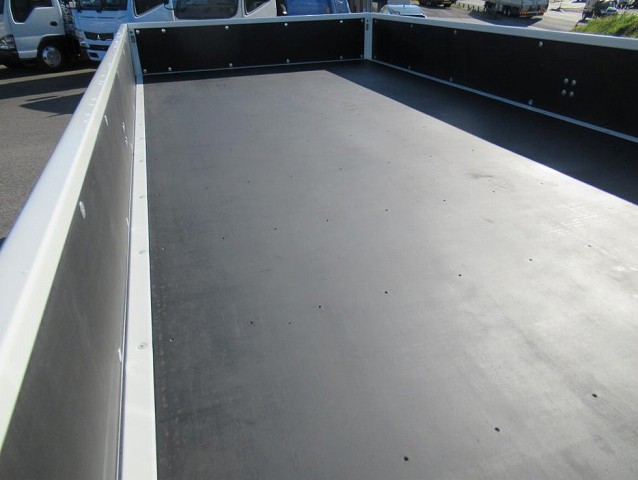 三菱ふそうキャンター平ボディ小型（2t・3t）[写真39]