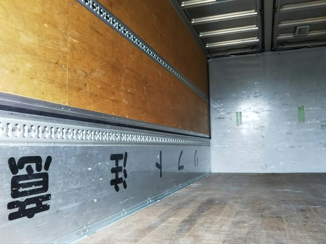 いすゞフォワードアルミウイング中型（4t）[写真10]