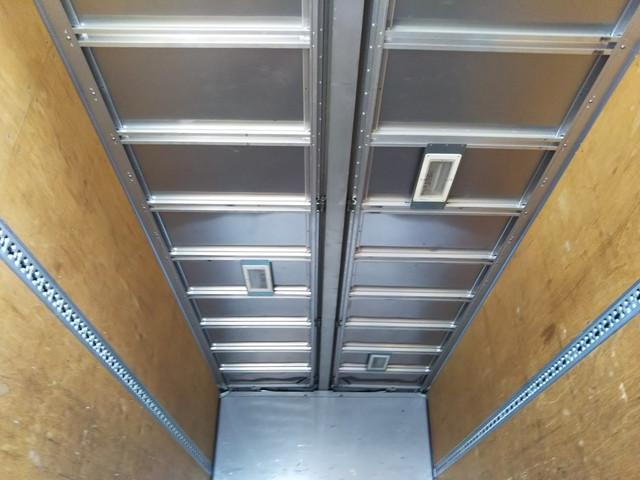 いすゞフォワードアルミウイング中型（4t）[写真12]