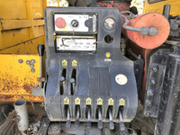 UDトラックスコンドルダンプ・クレーン付中型（4t）[写真16]