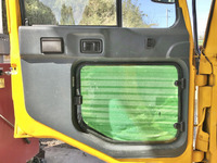 UDトラックスコンドルダンプ・クレーン付中型（4t）[写真30]