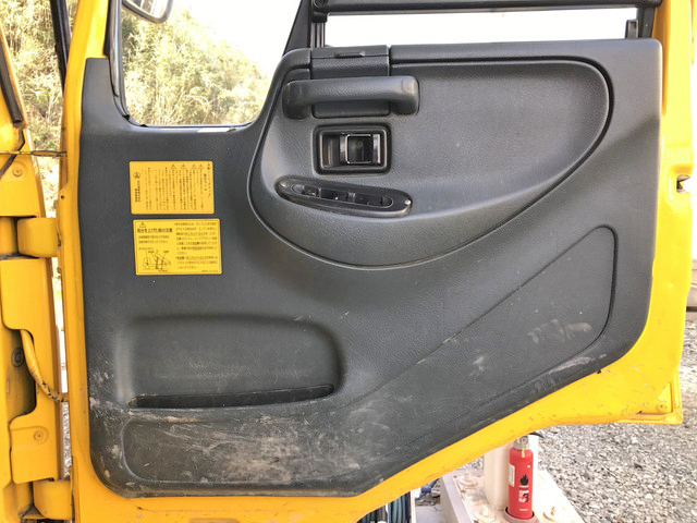 UDトラックスコンドルダンプ・クレーン付中型（4t）[写真31]