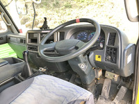 UDトラックスコンドルダンプ・クレーン付中型（4t）[写真33]