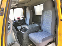 UDトラックスコンドルダンプ・クレーン付中型（4t）[写真34]