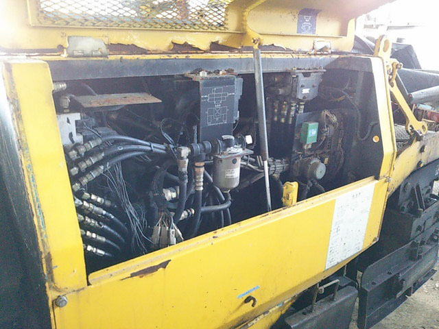 その他のメーカーアスファルトフィニッシャー[写真10]