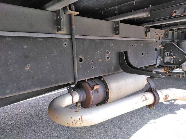 日野レンジャー幌ウイング中型（4t）[写真18]